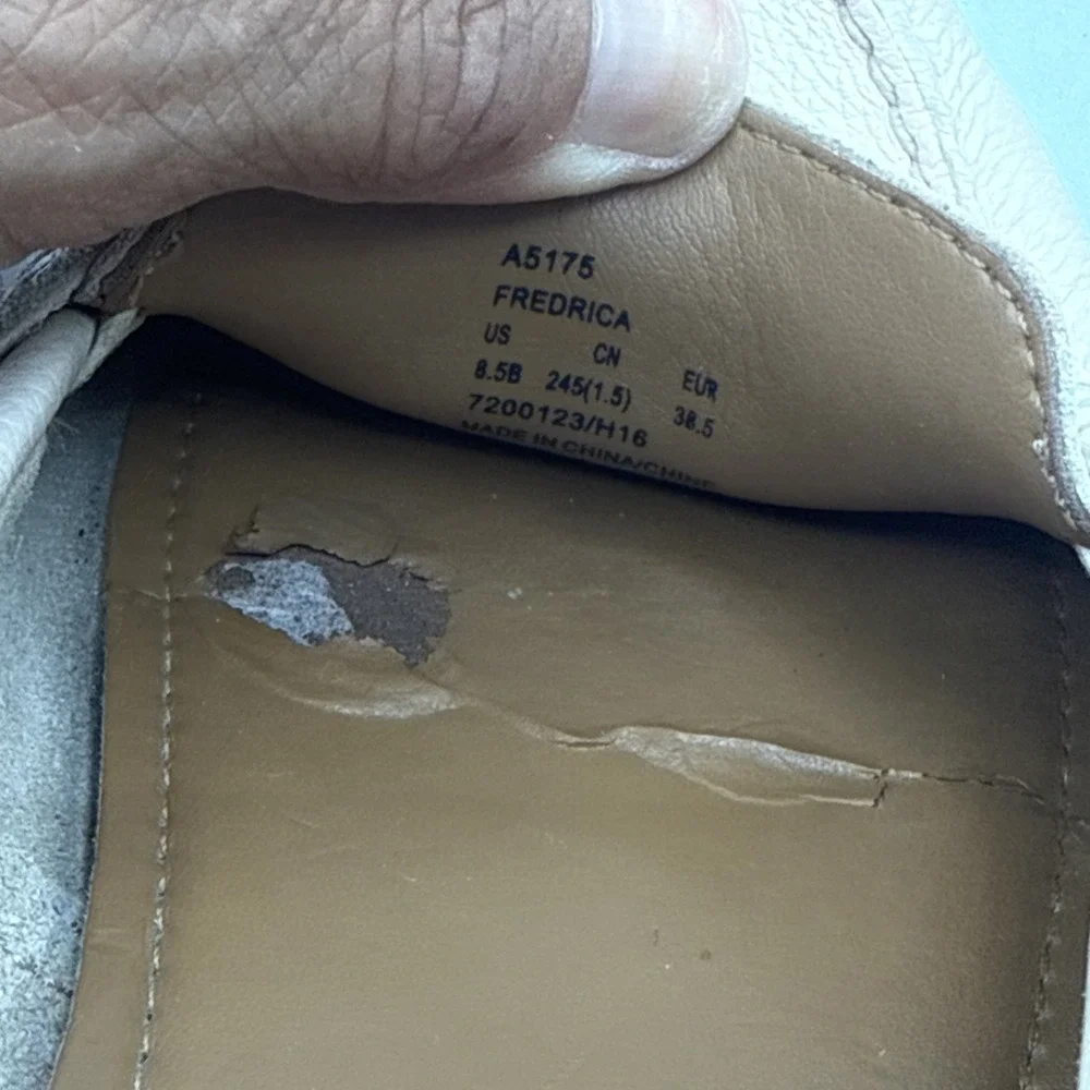 COACH Driving Loafers Fredrica Pebbled Leather Ivory Flats Slip On Womens 8.5B
